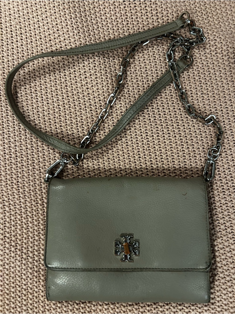 Tory Burch Gray Leather Wallet Crossbody / Wallet on Chain